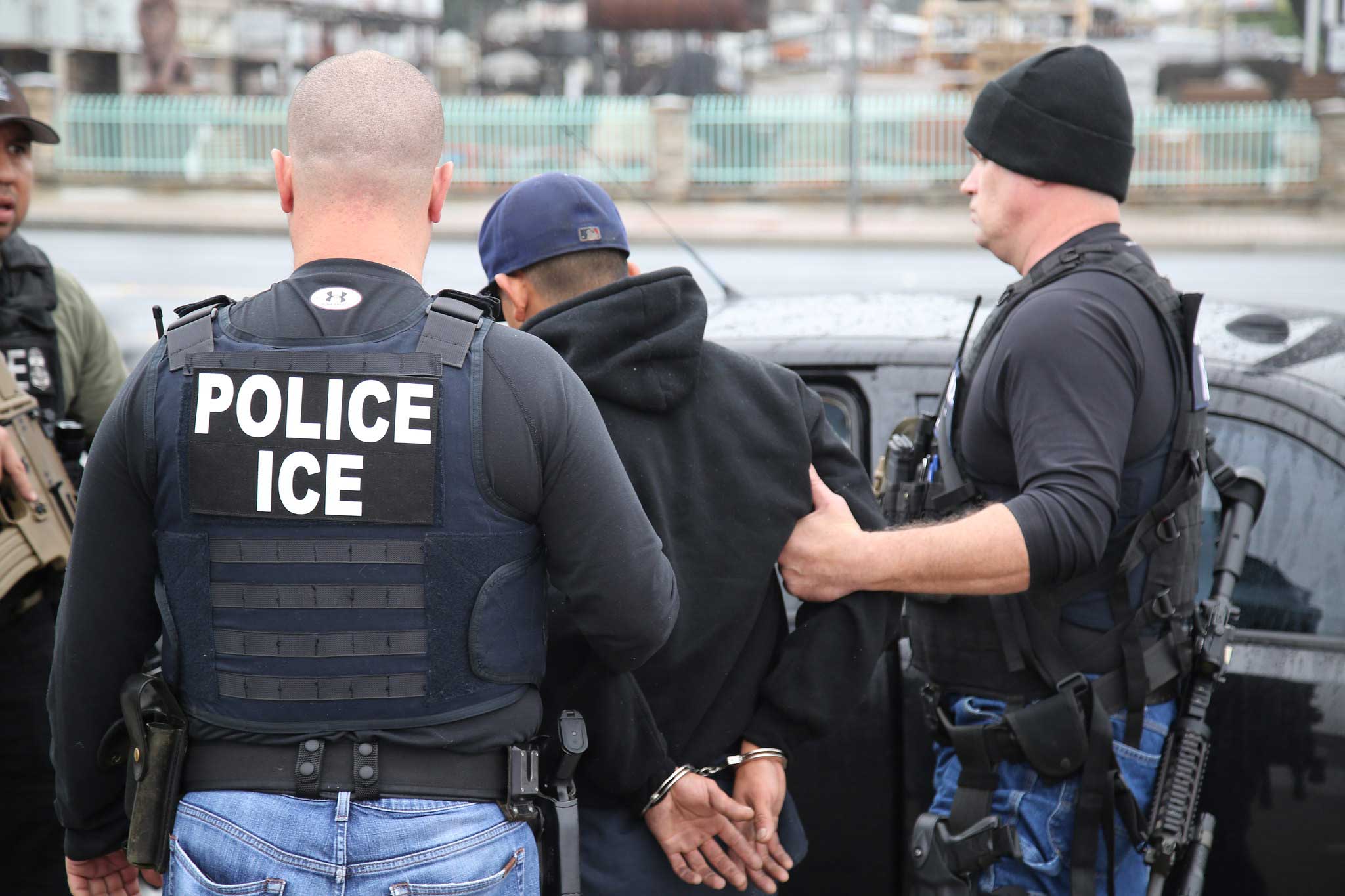 ice-officers-immigration-arrest