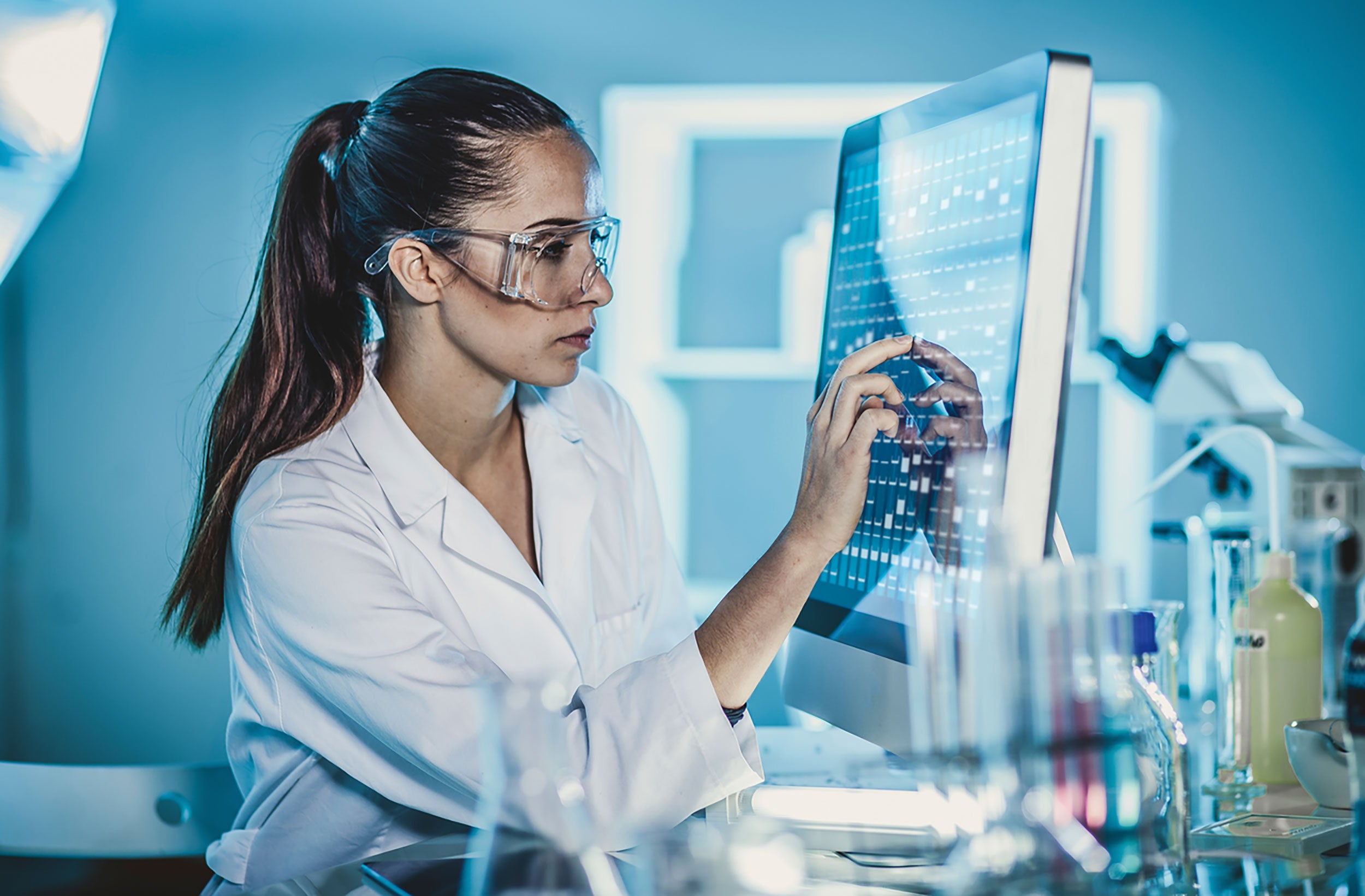Syngenta-Laboratory-worker