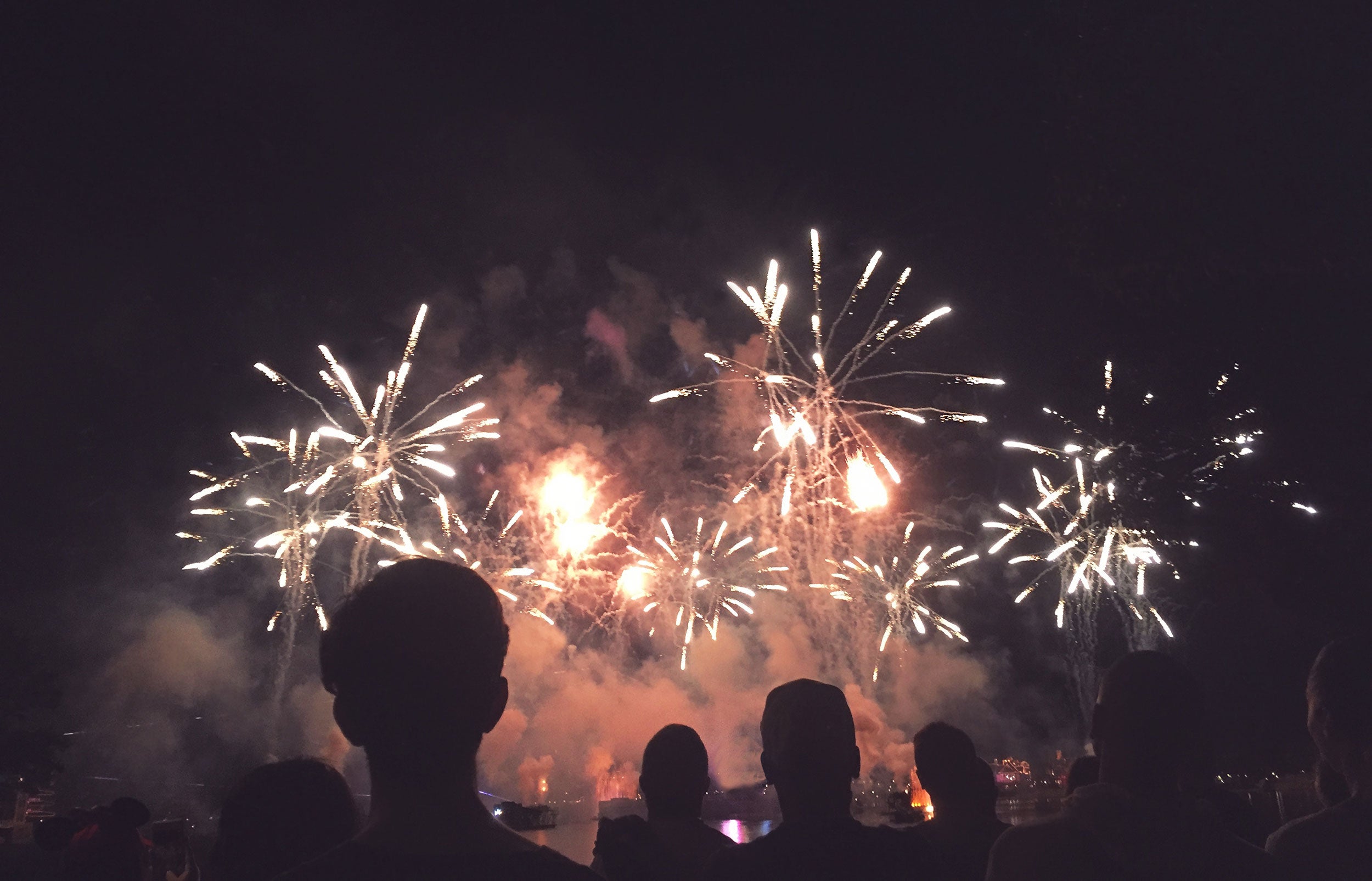 rural-fireworks-Iris_Images