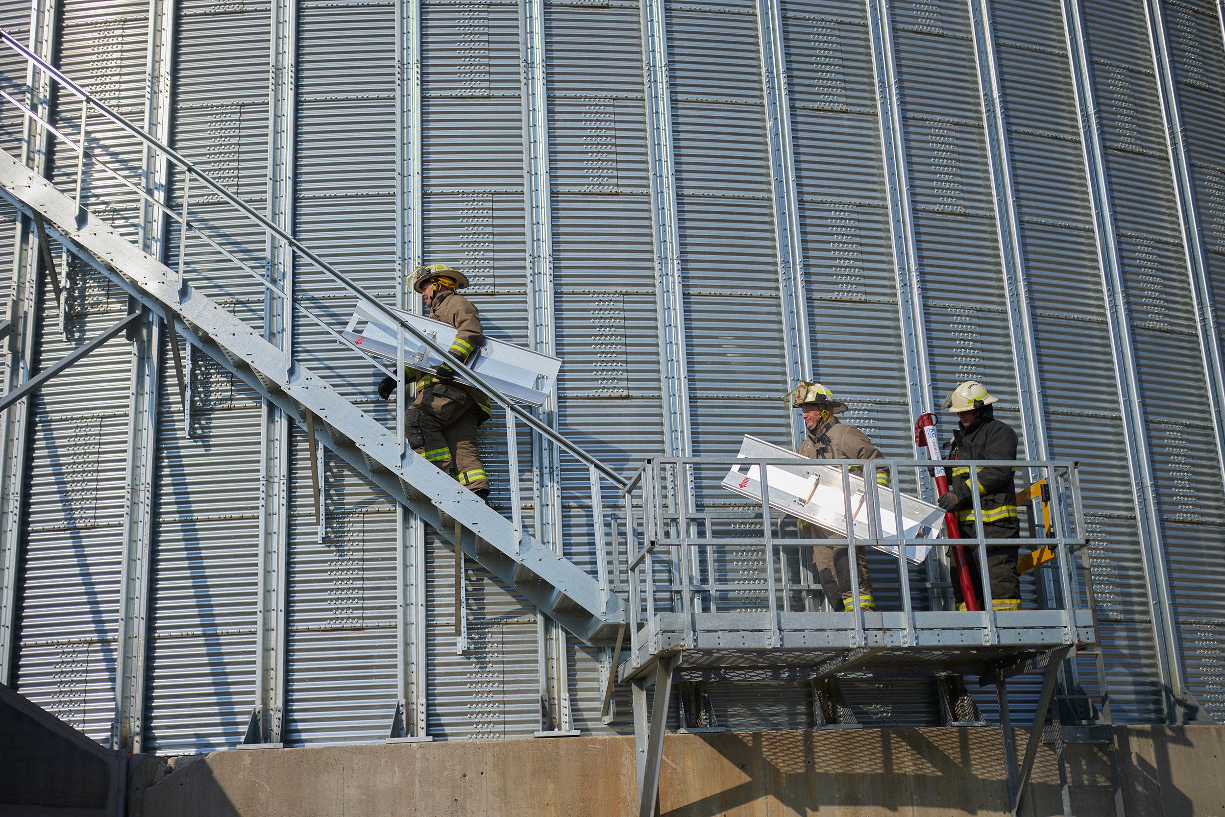 fire-crews-training-grain-bin-rescue