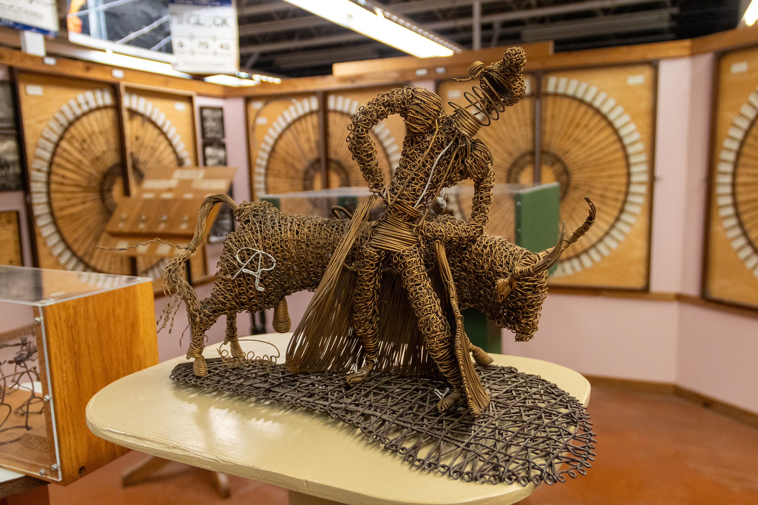 barbed-wire-museum-sculpture