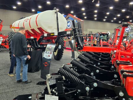 KUHN Krause’s Liqui-PRO Strip-till Fertilizer Application System