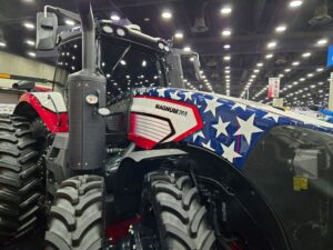 Case IH Debuts Patriotic Heartland Magnum for U.S. Anniversary